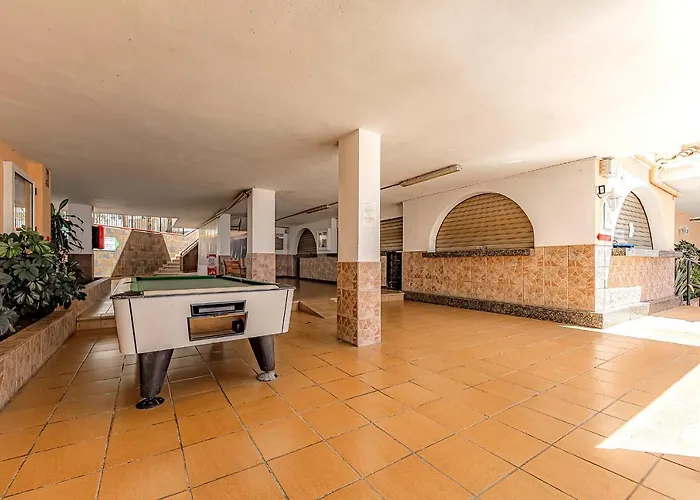 Renovated Seaviews Paradise Court * Адехе