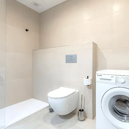 Renovated Seaviews Paradise Court شقة